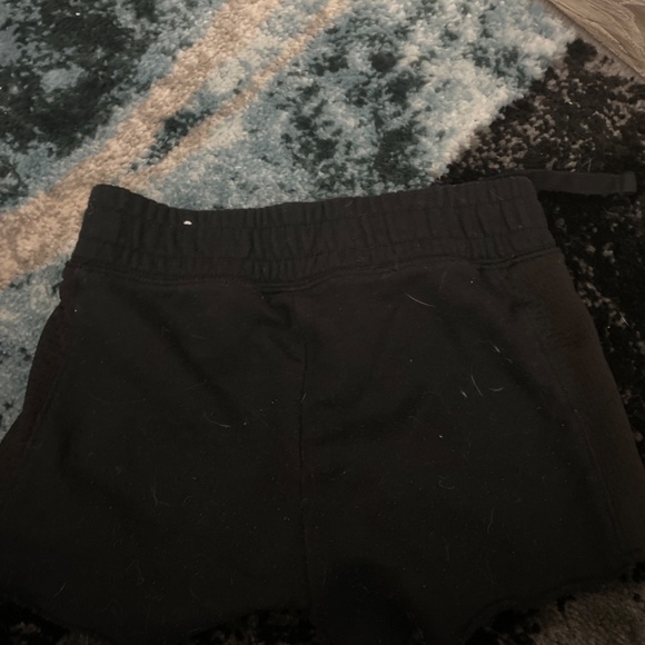 Shorts - Picture 2 of 4